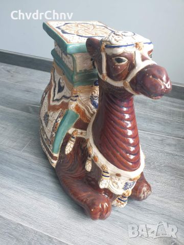 Голяма порцеланова фигура на камила, снимка 3 - Антикварни и старинни предмети - 46473989