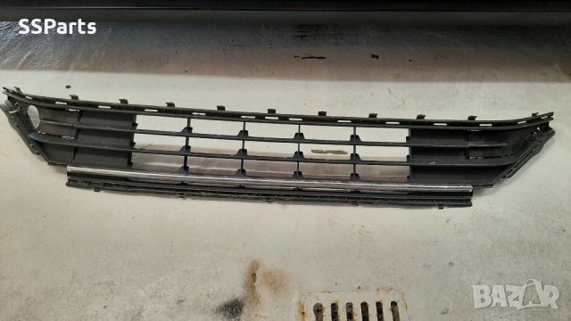 VW Golf VII - радиаторна решетка, снимка 1 - Части - 46226801