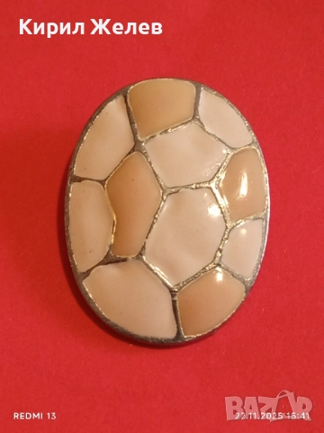 ОВАЛЕН МЕДАЛЬОН с МОЗАЕЧЕН ЕМАЙЛ в ПРАСКОВЕНИ и КРЕМАВИ ТОНОВЕ АРТ БИЖУ 26018