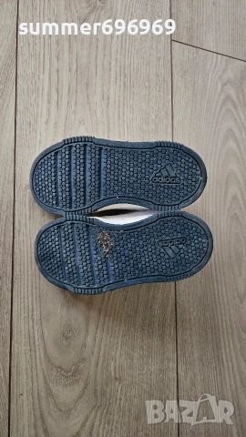 Детски маратонки adidas бели като нови, снимка 6 - Детски маратонки - 54049942