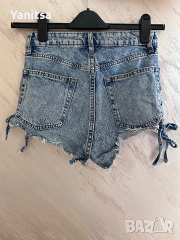 Летен лот: дънкови къси гащи и два гащеризона, снимка 2 - Гащеризони - 52412350