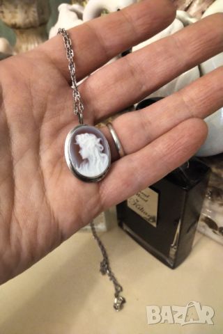 Геме Камея сребро карнеол  висулка брошка със синджир ., снимка 1 - Колиета, медальони, синджири - 45134202