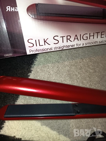 Червена преса за коса Remington S9600, LCD, 240 градуса, Керамично покритие, снимка 3 - Преси за коса - 53738565