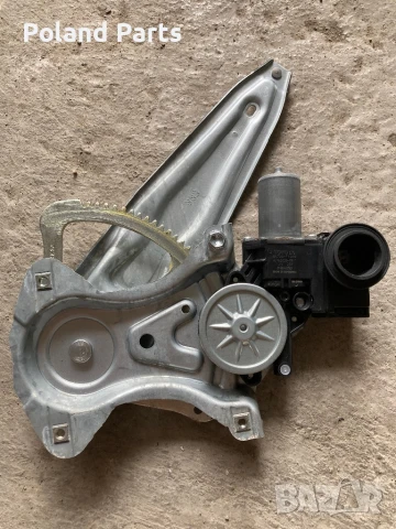 Моторче стъклоповдигач задно дясно Тойота ЦХР 85720-F4020 Toyota C-HR