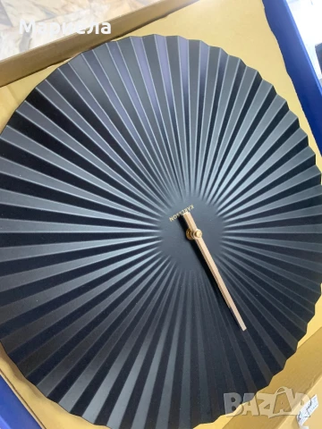 Луксозен стенен часовник Karlsson Sensu / Вълнообразна Стомана