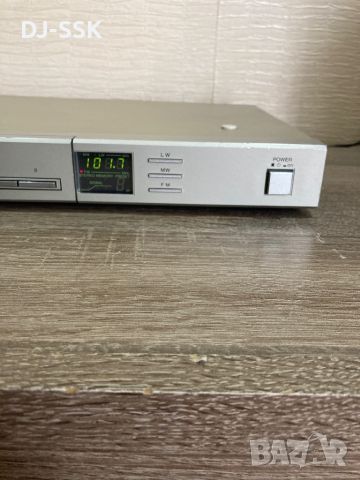 Sanyo T33 vintage retro slim tuner , снимка 3 - Аудиосистеми - 45303513