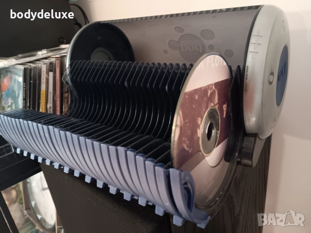 пластмасов несесер за аудио компакт дискове