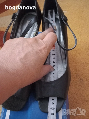 Елегантни сандали на ток, снимка 2 - Дамски елегантни обувки - 53996222