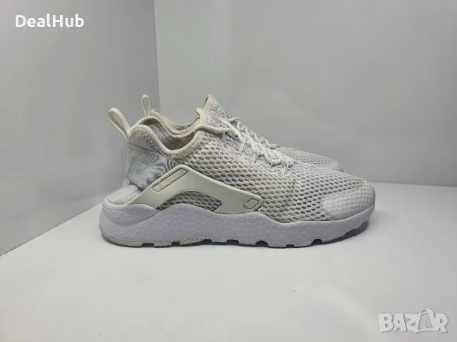 Маратонки Nike Air Huarache 

Носени един път ,като нови. 

Размер 38 стелка 24 см.

Цена 69 лв., снимка 1 - Маратонки - 47646395