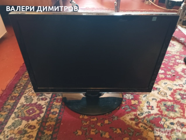 Продавам монитор Samsung 