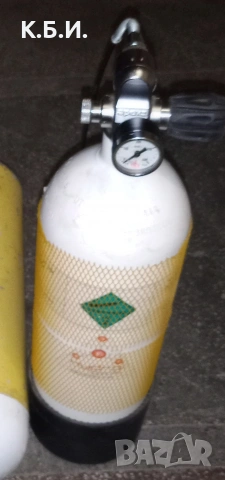 Купувам желязна - метална бутилка от този тип на 300 атмосфери работното налягане с 5 литра обем 