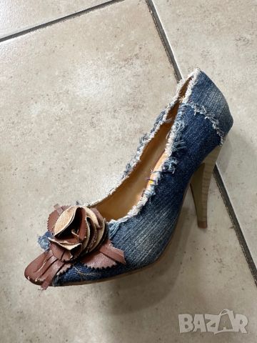 Обувки, снимка 1 - Дамски обувки на ток - 45980901