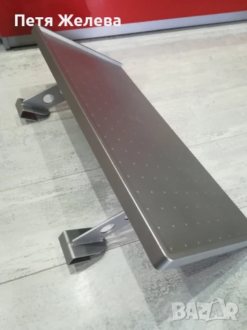 Масичка/етажерка-68/32см(с метални крака)