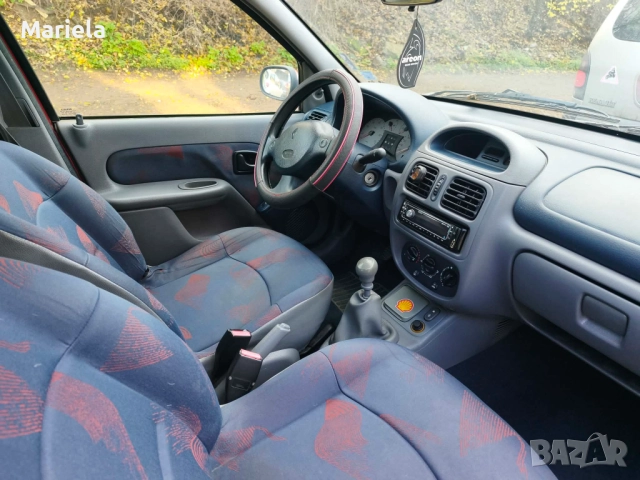 Renault Clio 1.4i, снимка 8 - Автомобили и джипове - 52851188