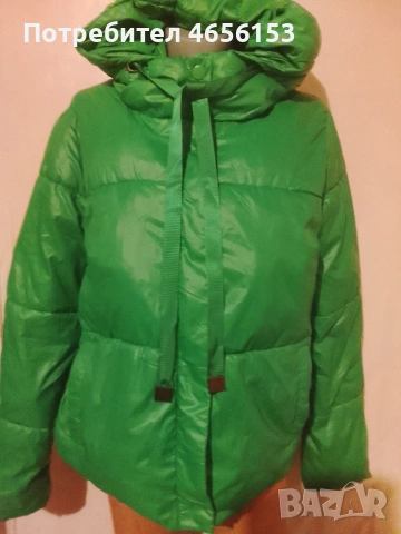 ДАМСКО ЗЕЛЕНО ЯКЕ С КАЧУЛКА - Размер М / L