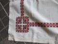 Покривка ,ръчно бродирана , фолк мотиви, 145х145 см., снимка 4