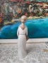 порцеланова фигурка на момиче с кученце, снимка 3