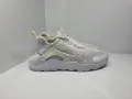 Маратонки Nike Air Huarache 

Носени един път ,като нови. 

Размер 38 стелка 24 см.

Цена 69 лв., снимка 1