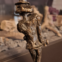 Бронзова пластика, скулптура– Клоун с две шапки., снимка 4 - Антикварни и старинни предмети - 44961522