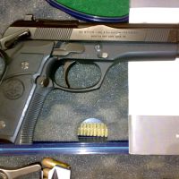BERETTA 92 STOCK 9mm Luger+LASERMAX червена точка, снимка 2 - Бойно оръжие - 45845515