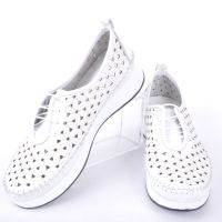 СЕЗОН'24! Бели дамски обувки с перфорация - Три цвята, снимка 3 - Дамски ежедневни обувки - 45093957