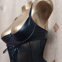 S Черно боди от еластичен прозрачен тюл и кожа с отворен бюст , снимка 5 - Бельо - 45046161