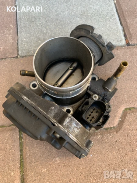 Дросел клапа голф 4 golf4, снимка 1