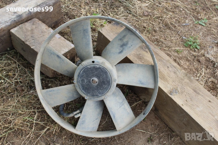 Охлаждаща перка радиатор Фолксваген Голф 3 комби 1.9 tdi 90hp VW Golf 3  1H0959455, снимка 1