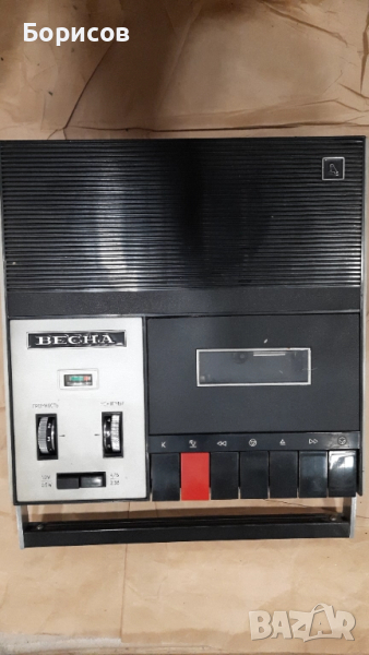 52 годишен руски касетофон Весна VESNA, снимка 1