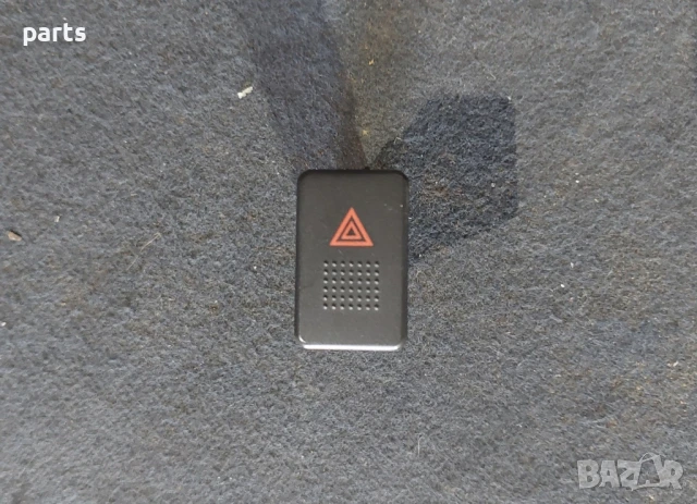 Бутон Аварийни Светлини Хонда Акорд , снимка 2 - Части - 50803016