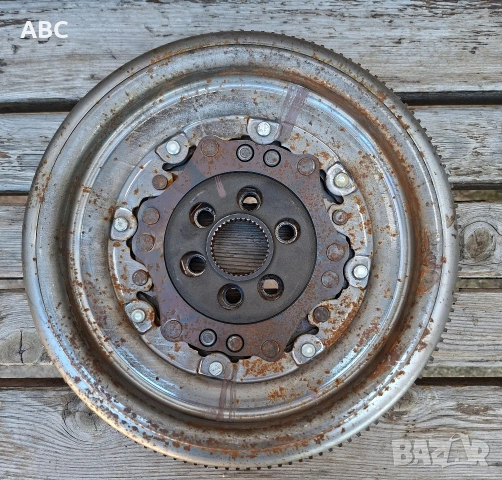 Маховик от 6 степенно DSG VW TOURAN 2.0 tdi 140кс 