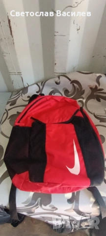 Раница Nike - спортна, удобна и запазена