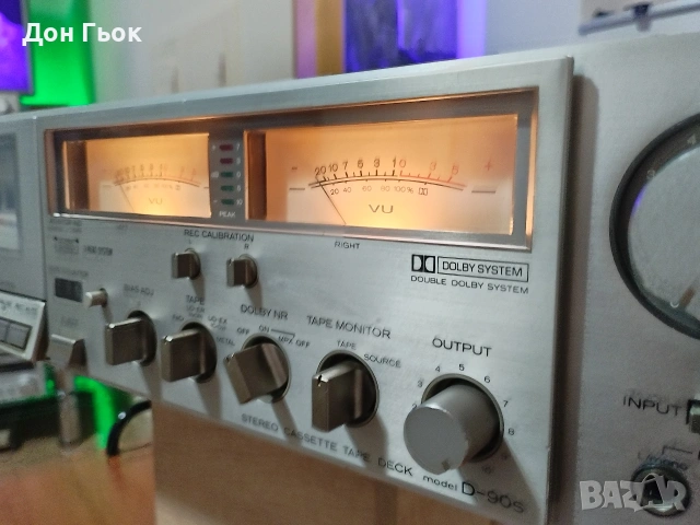 Касетен дек Hitachi D-90s, снимка 3 - Декове - 53953446