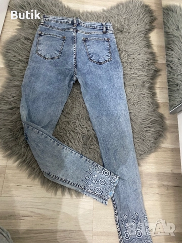 Дамски дънки, снимка 2 - Дънки - 52642920