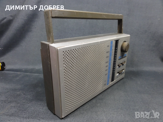 СТАР РЕТРО ТРАНЗИСТОР AM/FM РАДИО PHILIPS D2000 PORTABLE, снимка 3 - Радиокасетофони, транзистори - 51974338