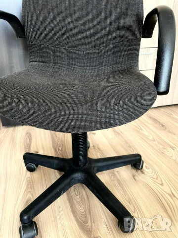 Офис стол в добро състояние, снимка 3 - Столове - 50885077