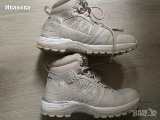 Бели зимни обувки Esprit № 38., снимка 2 - Дамски боти - 53634378