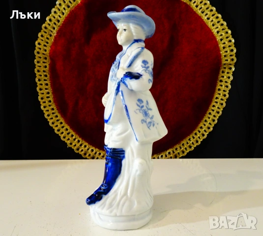 Порцеланова фигура Лютнист,Royal Dragon. , снимка 2 - Статуетки - 54071308