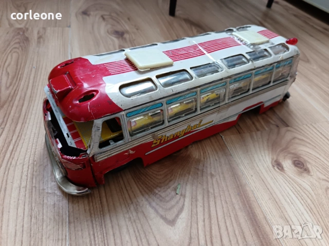 Ламаринена СОЦ играчка Автобус задвижване и светлини