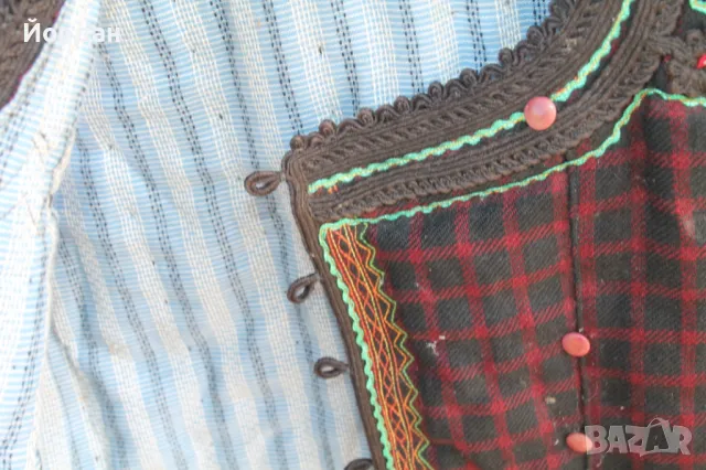 Мъжко вълнено елече с гайтани от народна носия, снимка 11 - Антикварни и старинни предмети - 50130892