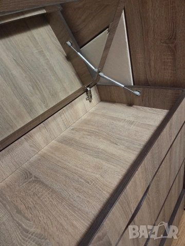 Скрин с огледало и 3 чекмеджета. Тоалетка, снимка 3 - Скринове - 53792035