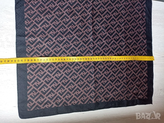 Дамски шал Fendi, снимка 8 - Шалове - 53427266