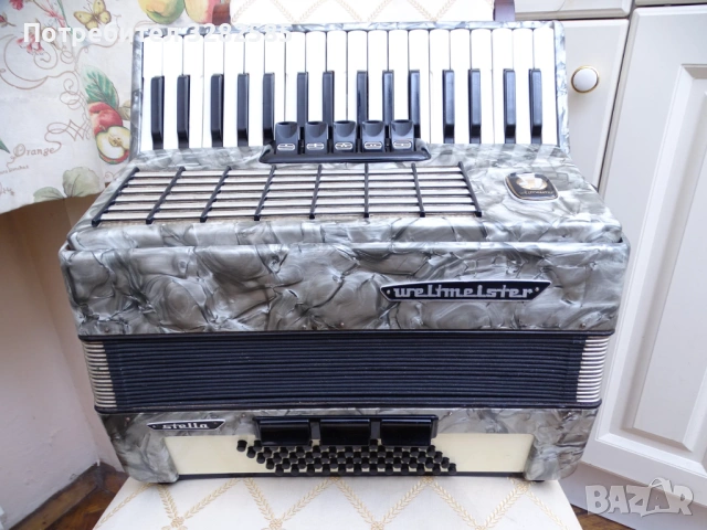Акордеон Велтмайстер Стела 60 баса, снимка 2 - Акордеони - 53005425