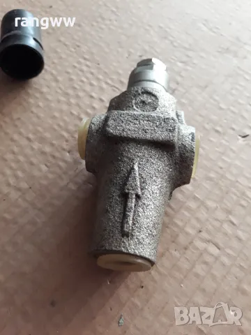 Клапан предпазен  КПА2A4 5МРа , снимка 2 - Резервни части за машини - 49857274