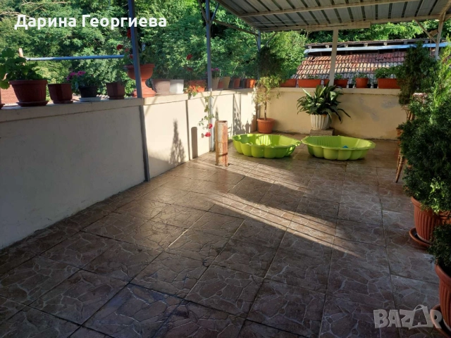 Имот с потенциал - дом + бизнес в град Трявна , снимка 2 - Къщи - 52510515