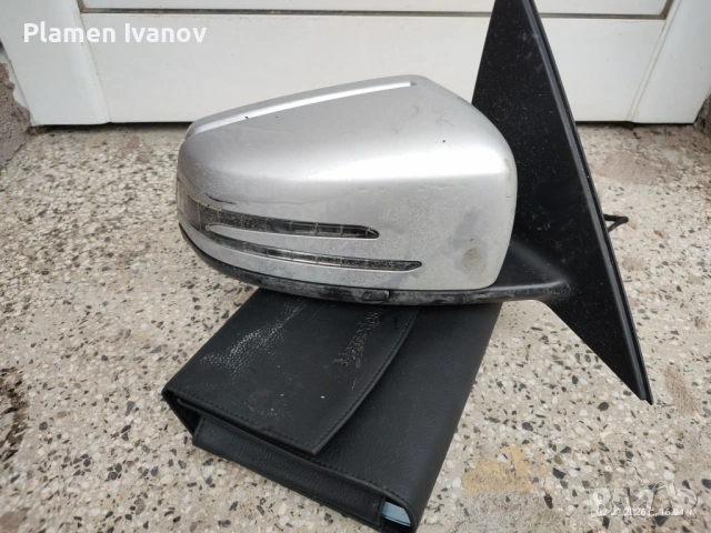 Дясно огледало от Мерцедес Ц220 w204, снимка 2 - Аксесоари и консумативи - 53367011