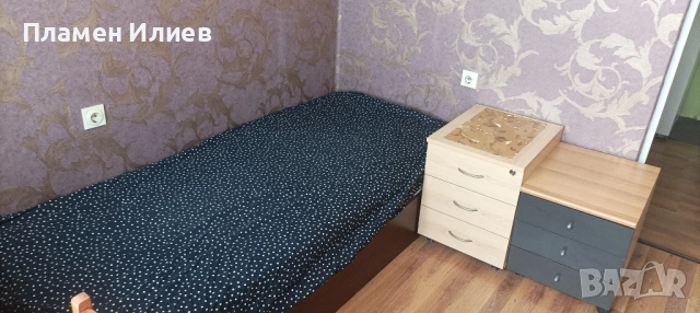 Давам самостоятелна стая под наем за момиче(жена)