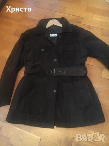 Дамско яке от велур.