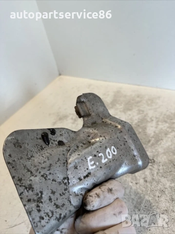 Топлинен щит за Mercedes W212 2.2 CDI (2012) A6510960168 , снимка 2 - Части - 53961712