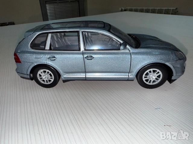 Porsche Cayenne Motormax 1:24 , снимка 4 - Колекции - 52886679